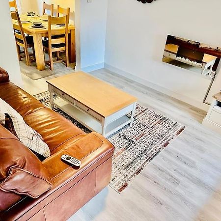 Villa Luxury 4 Bed House In Coventry Extérieur photo