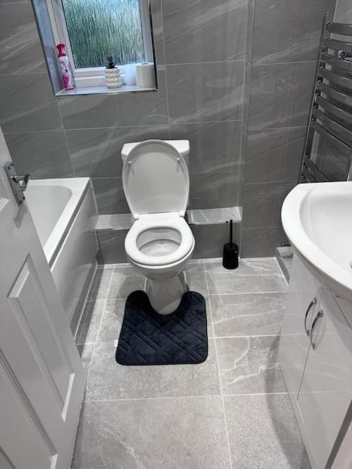 Villa Luxury 4 Bed House In Coventry Extérieur photo